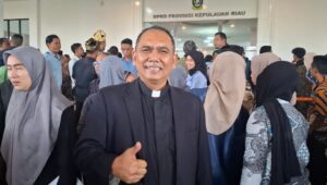 Ketua Persekutuan Gereja-Gereja di Indonesia Wilayah (PGIW) Kepulauan Riau (Kepri), Pendeta Renova, S.Th, 