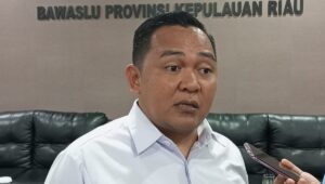 Ketua Bawaslu Provinsi Kepri Zulhadril Putra