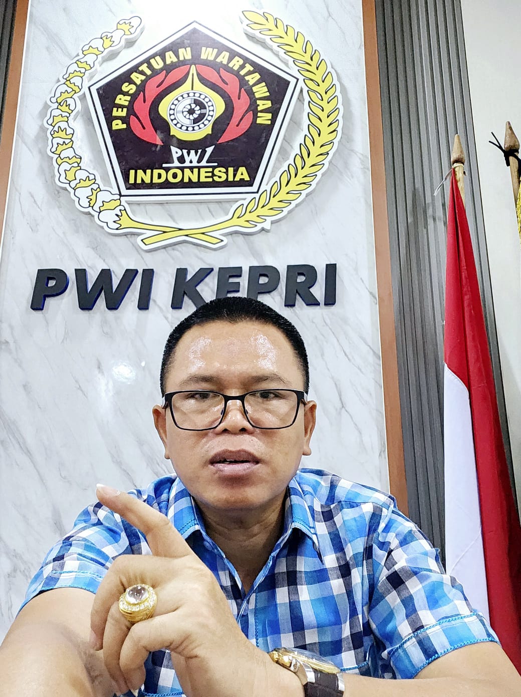 Ady Indra Pawennari, Bendahara PWI Kepri