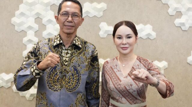 Kepala BP Batam dan Wakil Kepala BP Batam sekaligus Wali Kota Batam dan Wakil Walikota Batam, Amsakar Achmad dan Li Claudia Chandra