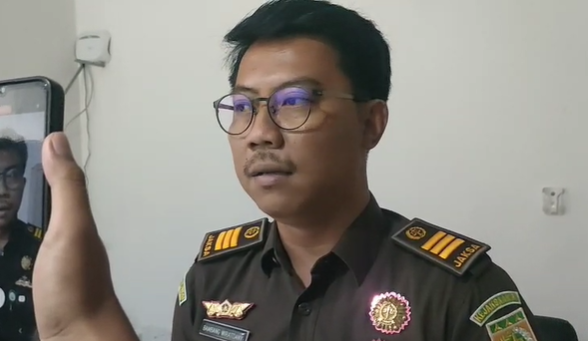 Kepala Seksi (Kasi) Intel Kejari Anambas, Bambang Wiratdany