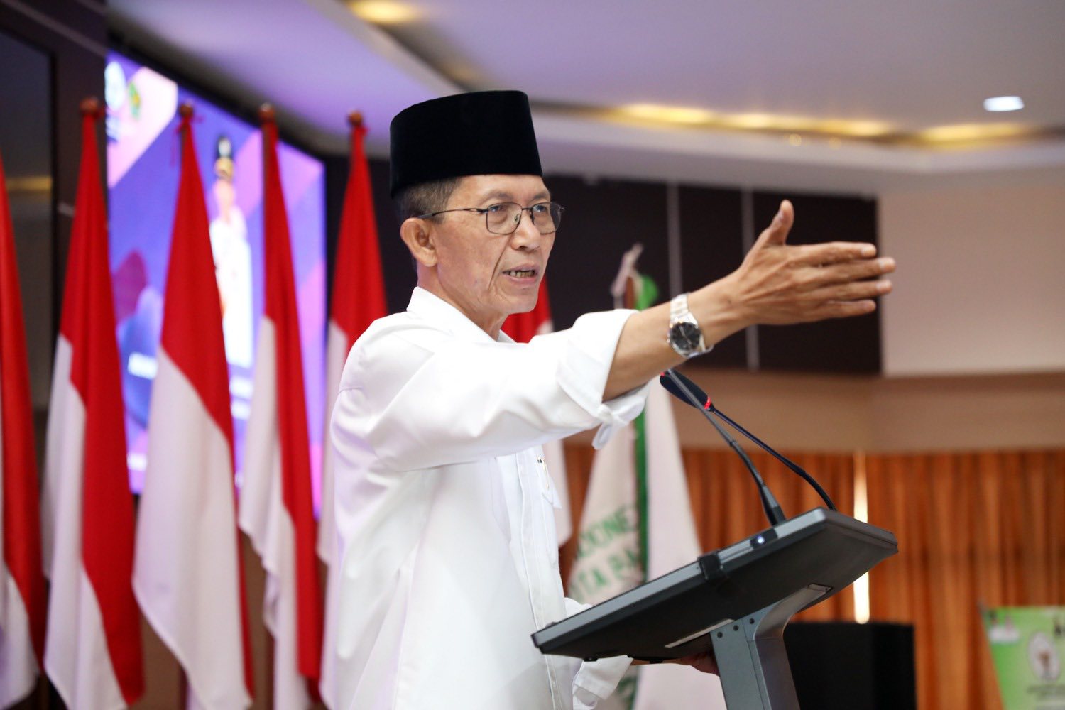 Wali Kota Batam, Amsakar Achmad