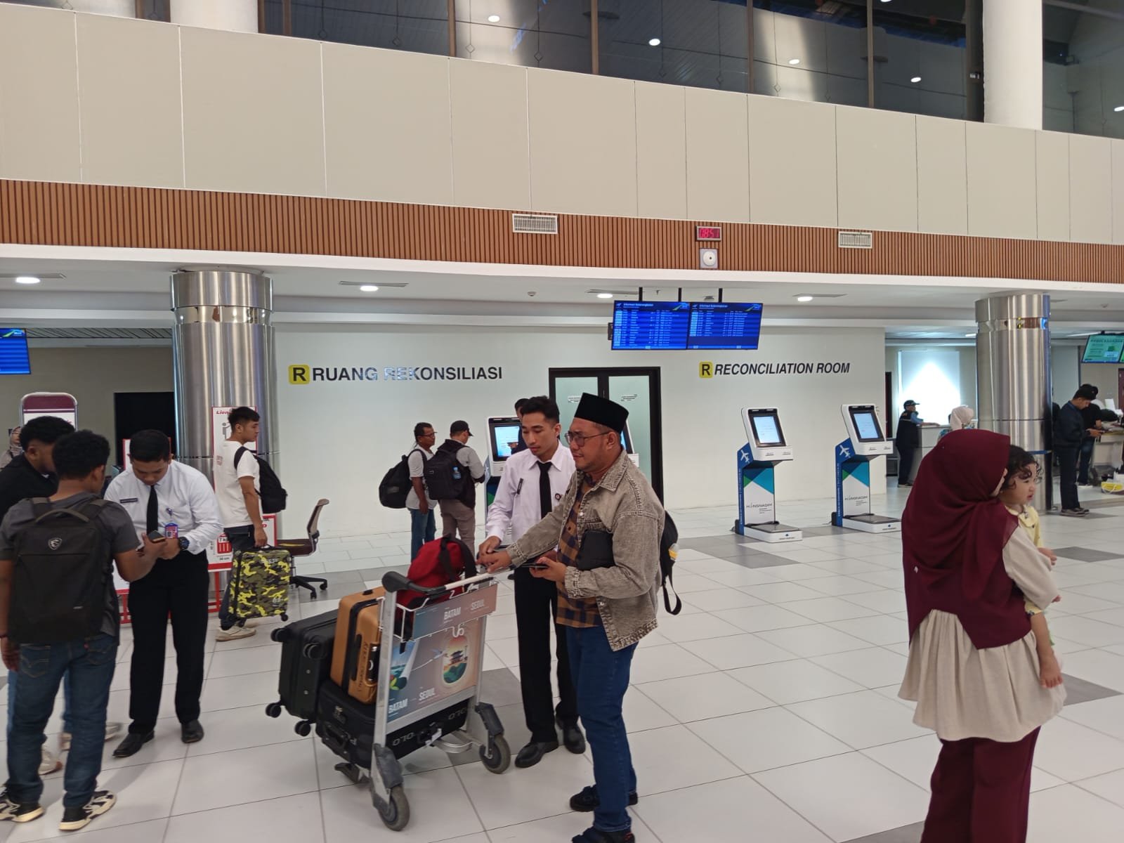 Suasana Penumpang di Bandara Internasional Hang Nadim Batam