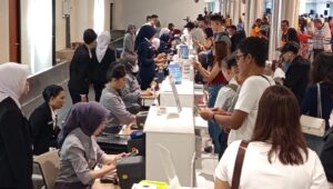 Suasana Penumpang di Bandara Internasional Hang Nadim Batam