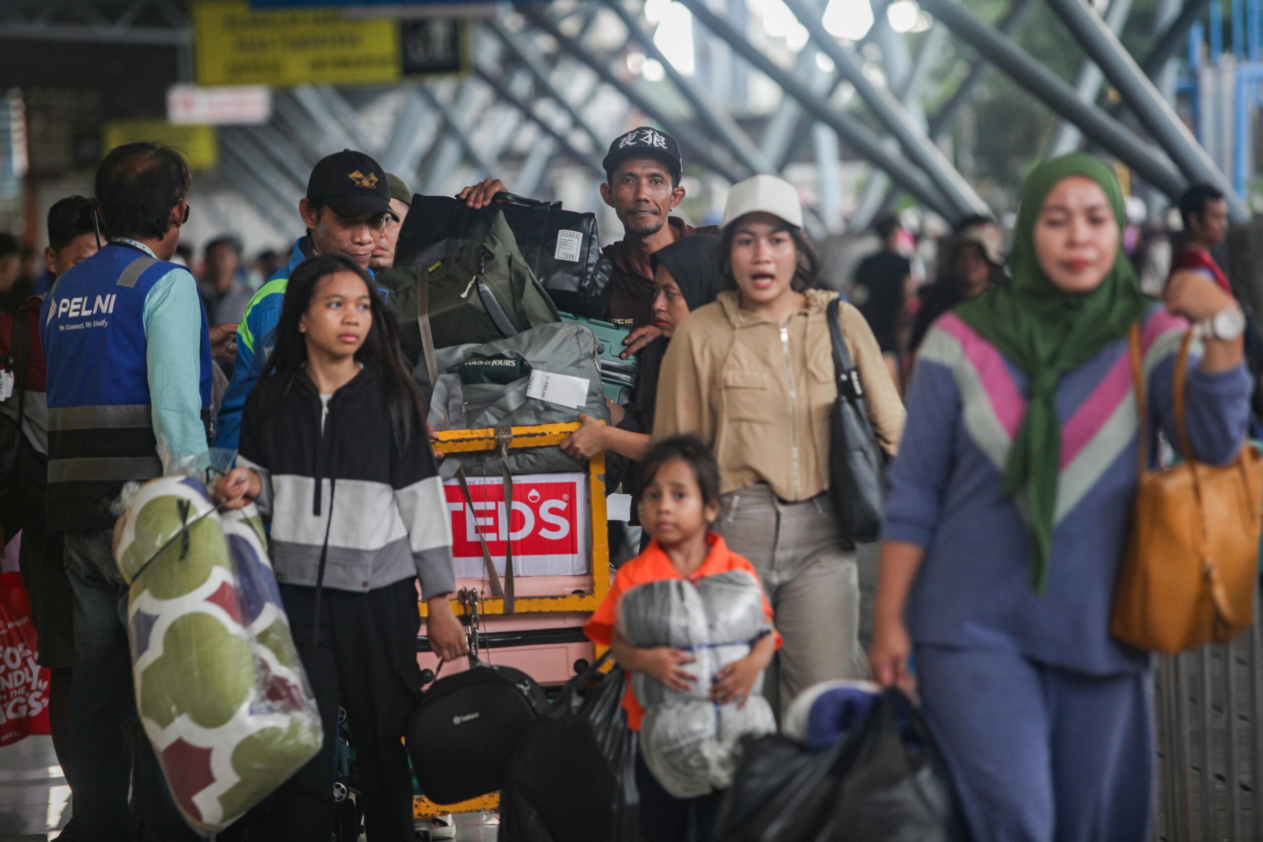 Penumpang Kapal PELNI