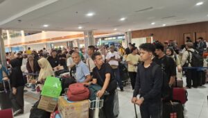 Suasana Arus Balik Lebaran di Bandara Hang Nadim Batam . Foto/Roma
