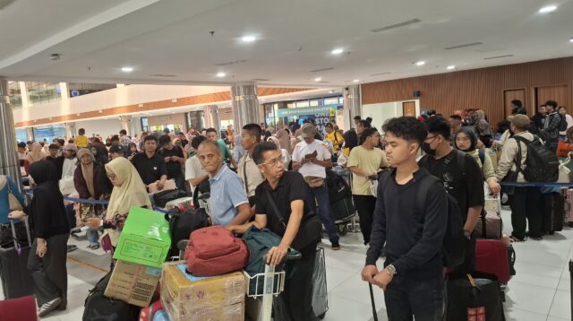 Suasana Arus Balik Lebaran di Bandara Hang Nadim Batam . Foto/Roma