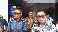 Direktur Utama PLN Batam, Kwin Fo (kanan) bersama CEO Panbil Group Johannes Kennedy