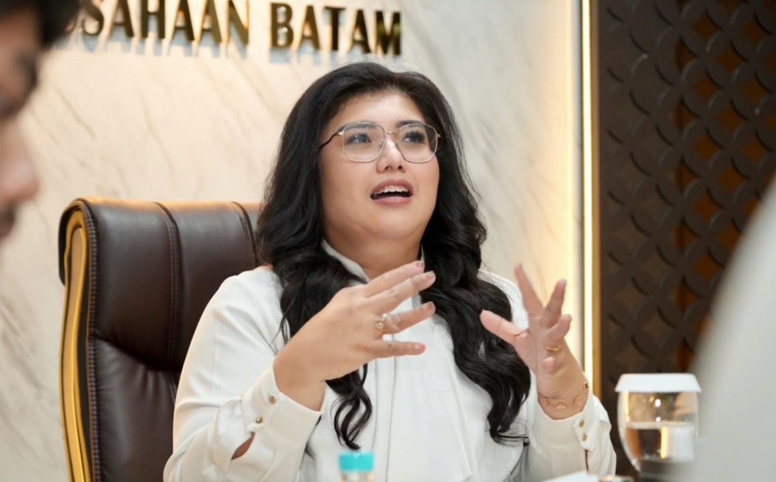Anggota/Deputy Bidang Pelayanan Umum BP Batam Ariastuty Sirait